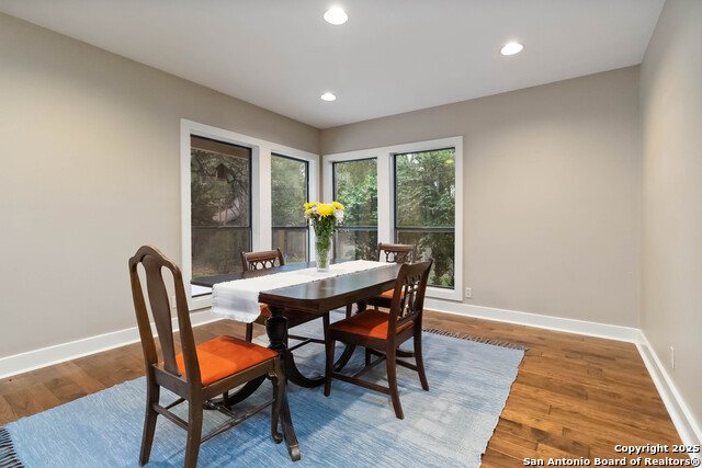 Listing photo id 11 for 327 Twisted Wood