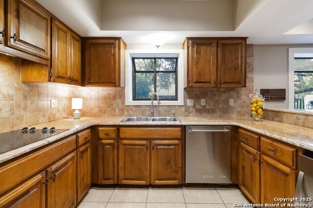Listing photo id 15 for 327 Twisted Wood