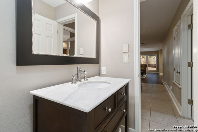 Listing photo id 22 for 327 Twisted Wood