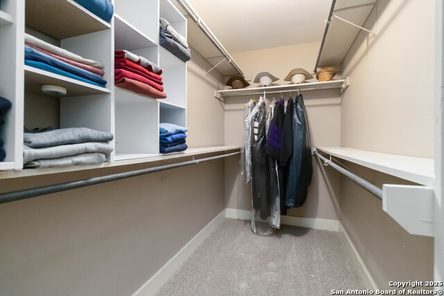 Listing photo id 25 for 327 Twisted Wood