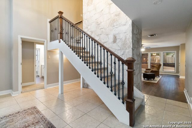 Listing photo id 27 for 327 Twisted Wood