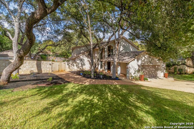 Listing photo id 1 for 327 Twisted Wood