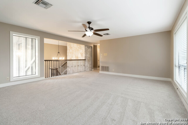 Listing photo id 29 for 327 Twisted Wood