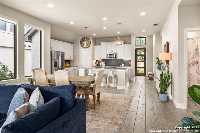 Listing photo id 13 for 126 Ocotillo