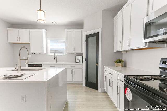 Listing photo id 12 for 13012 Heathers Sun