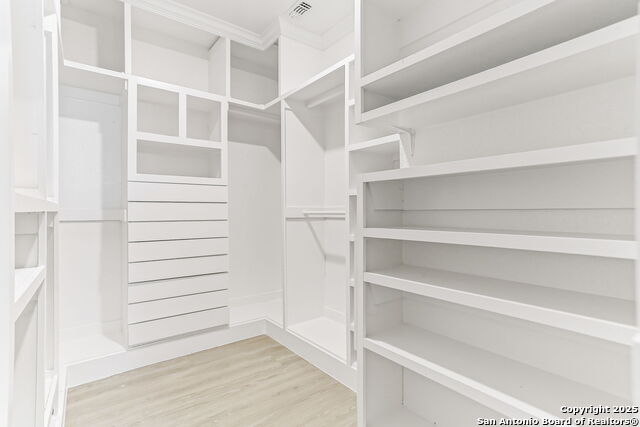 Listing photo id 15 for 13012 Heathers Sun