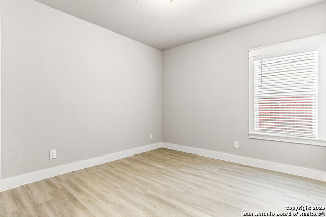 Listing photo id 21 for 13012 Heathers Sun