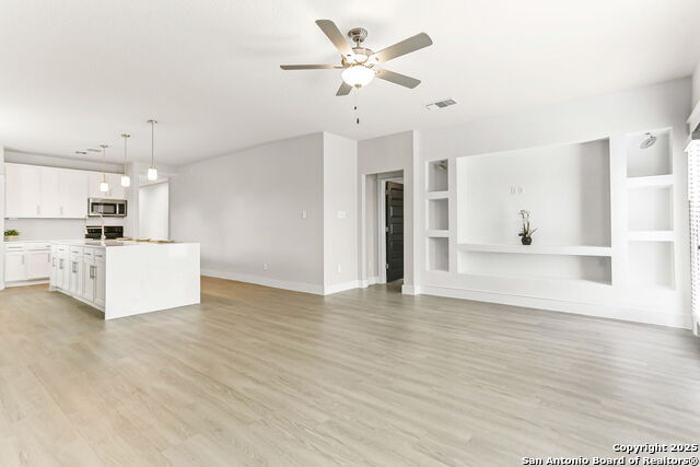 Listing photo id 6 for 13012 Heathers Sun