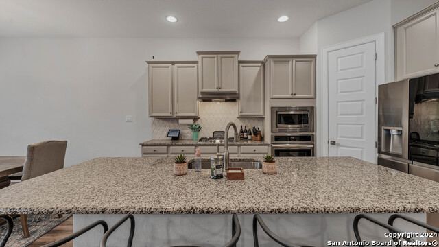 Listing photo id 14 for 222 Sigel Ave