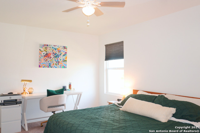 Listing photo id 17 for 8919 Cosmo Cove