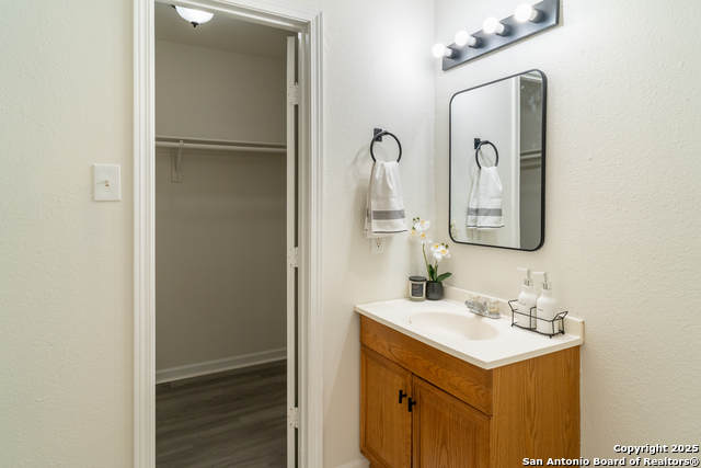 Image 17 of 22 For 8827 Dream Ave