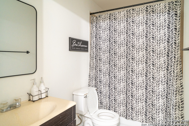 Image 18 of 22 For 8827 Dream Ave