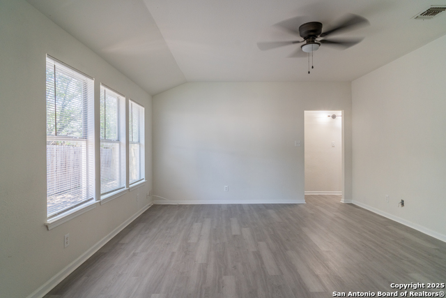 Image 3 of 22 For 8827 Dream Ave