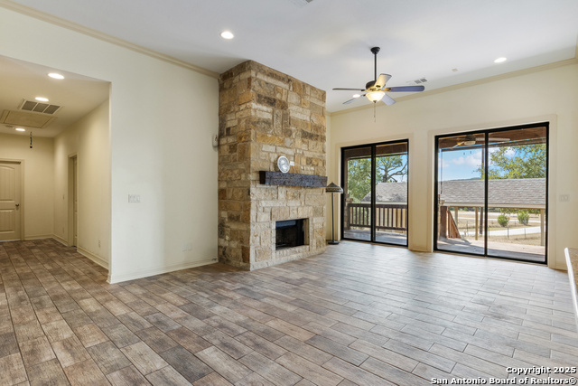 Listing photo id 9 for 2015 Rocky Ridge