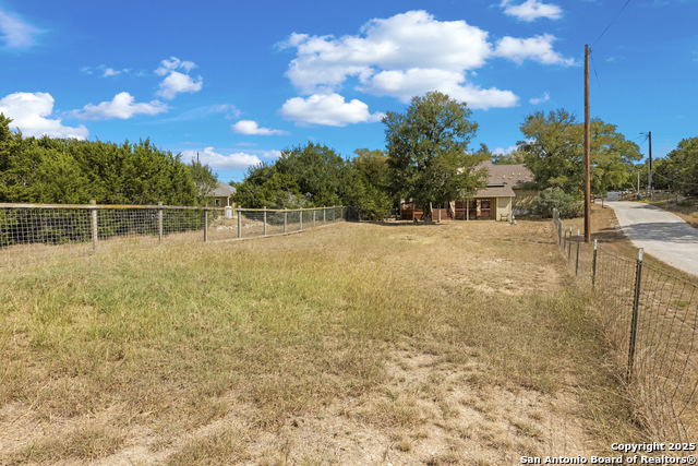 Listing photo id 30 for 2015 Rocky Ridge