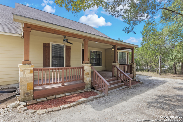 Listing photo id 3 for 2015 Rocky Ridge