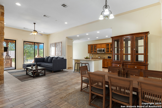 Listing photo id 6 for 2015 Rocky Ridge