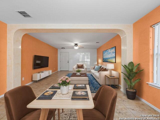 Listing photo id 10 for 8964 Scarlet Crk
