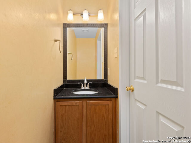 Listing photo id 16 for 8964 Scarlet Crk