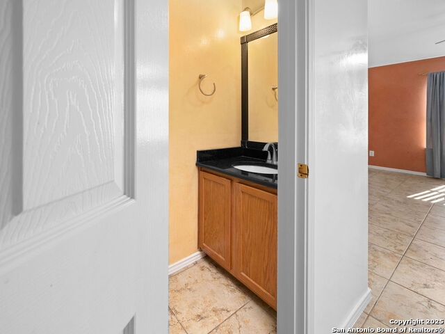 Listing photo id 17 for 8964 Scarlet Crk