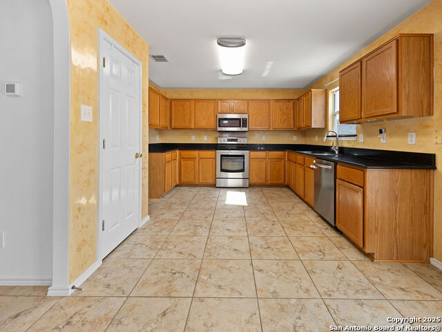 Listing photo id 19 for 8964 Scarlet Crk