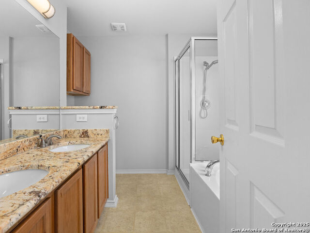 Listing photo id 25 for 8964 Scarlet Crk