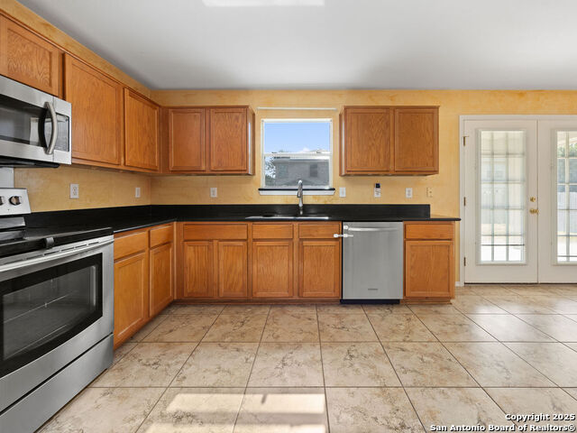 Listing photo id 1 for 8964 Scarlet Crk