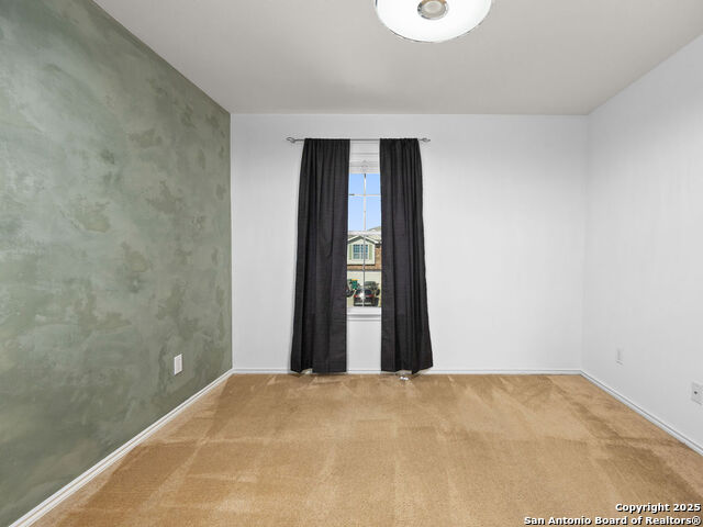 Listing photo id 31 for 8964 Scarlet Crk