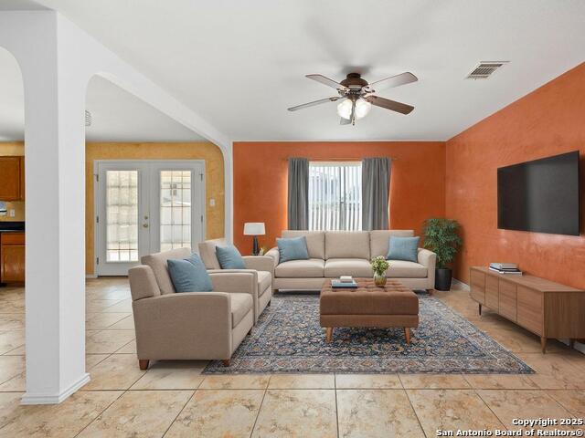 Listing photo id 7 for 8964 Scarlet Crk