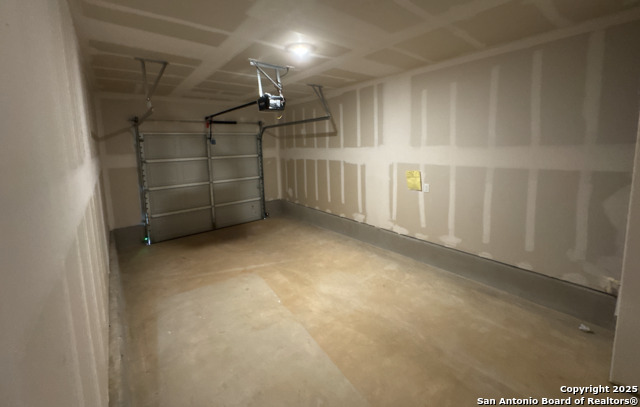 Image 42 of 85 For 14122 Shale Path