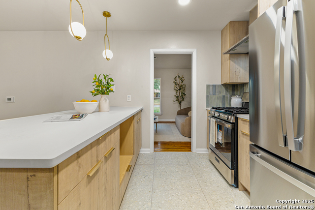 Image 10 of 33 For 131 Cornwall