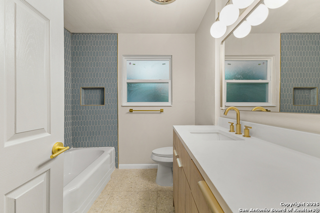 Image 18 of 33 For 131 Cornwall