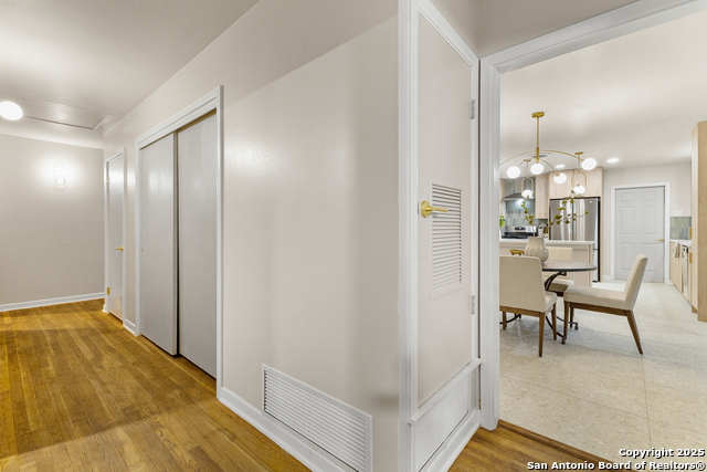 Image 20 of 33 For 131 Cornwall