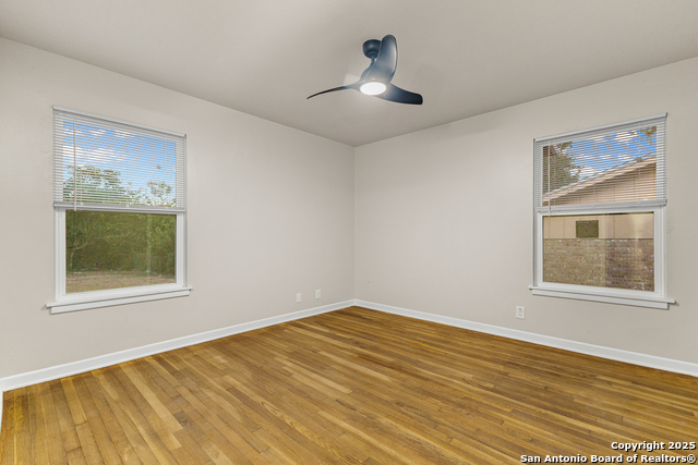 Image 21 of 33 For 131 Cornwall