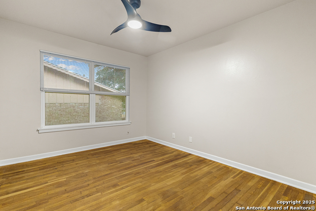 Image 22 of 33 For 131 Cornwall