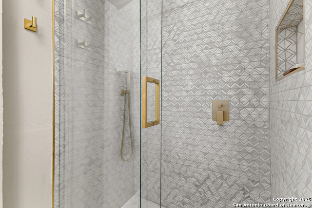 Image 27 of 33 For 131 Cornwall