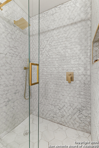 Image 28 of 33 For 131 Cornwall