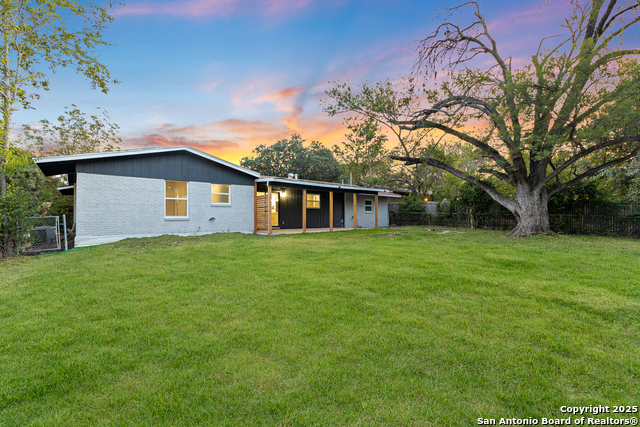 Image 31 of 33 For 131 Cornwall