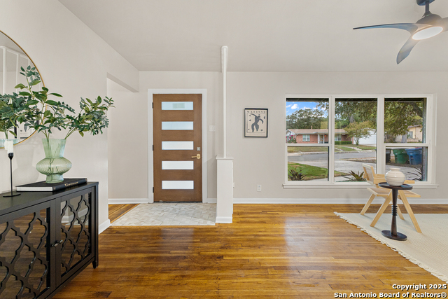 Image 4 of 33 For 131 Cornwall