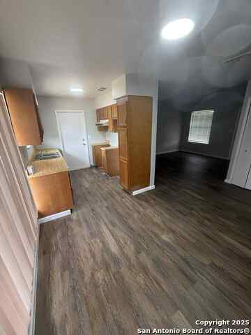 Image 4 of 10 For 4811 Castle Stream Drive