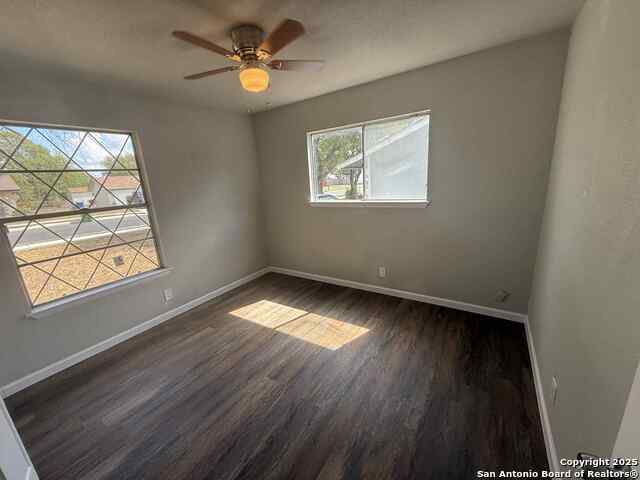 Image 9 of 10 For 4811 Castle Stream Drive