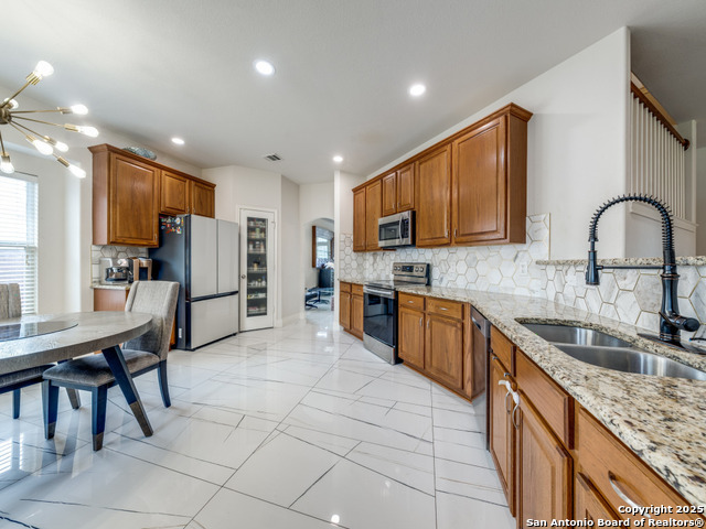 Image 10 of 34 For 19606 Flair Oak