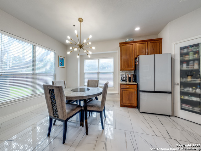 Image 11 of 34 For 19606 Flair Oak