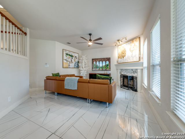 Image 12 of 34 For 19606 Flair Oak