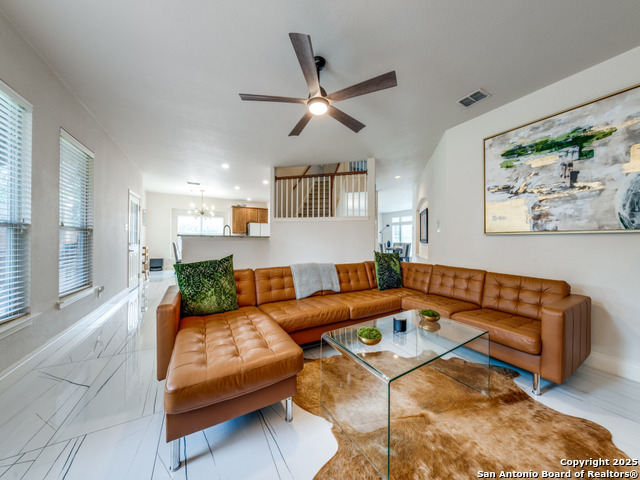 Image 13 of 34 For 19606 Flair Oak