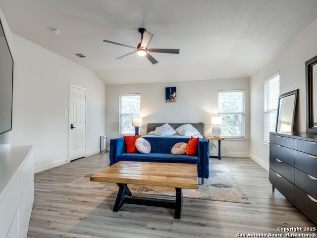 Image 15 of 34 For 19606 Flair Oak