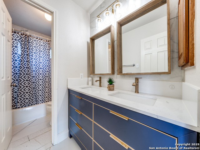 Image 23 of 34 For 19606 Flair Oak