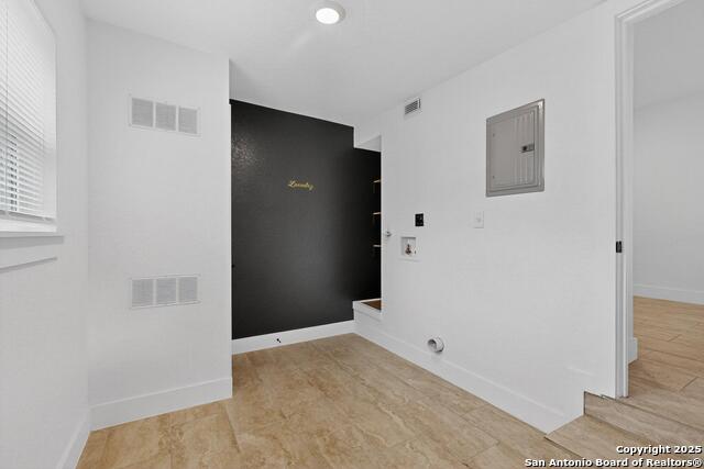 Image 33 of 48 For 1334 Theo Ave W