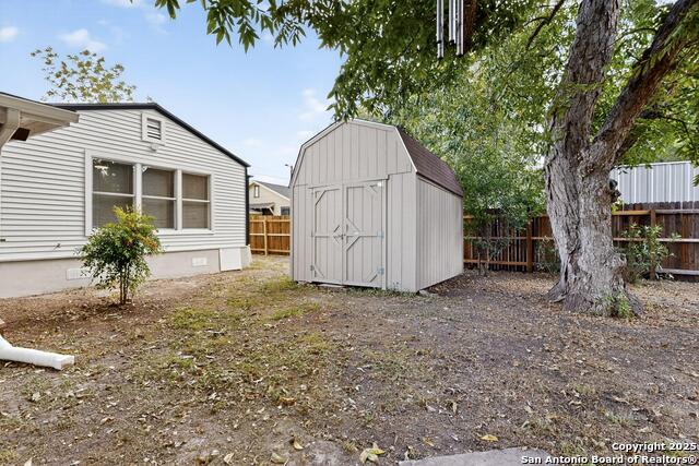 Image 43 of 48 For 1334 Theo Ave W