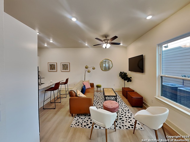 Listing photo id 0 for 5142 Kelwood  103